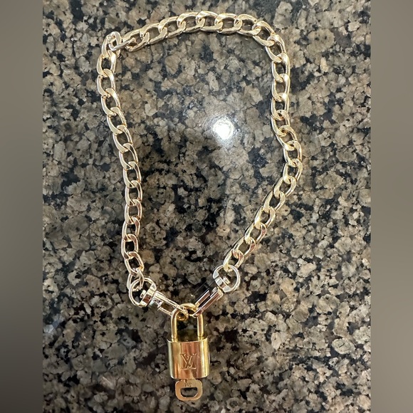 Louis Vuitton lock & key chain necklace  100% Authentic - Picture 2 of 13